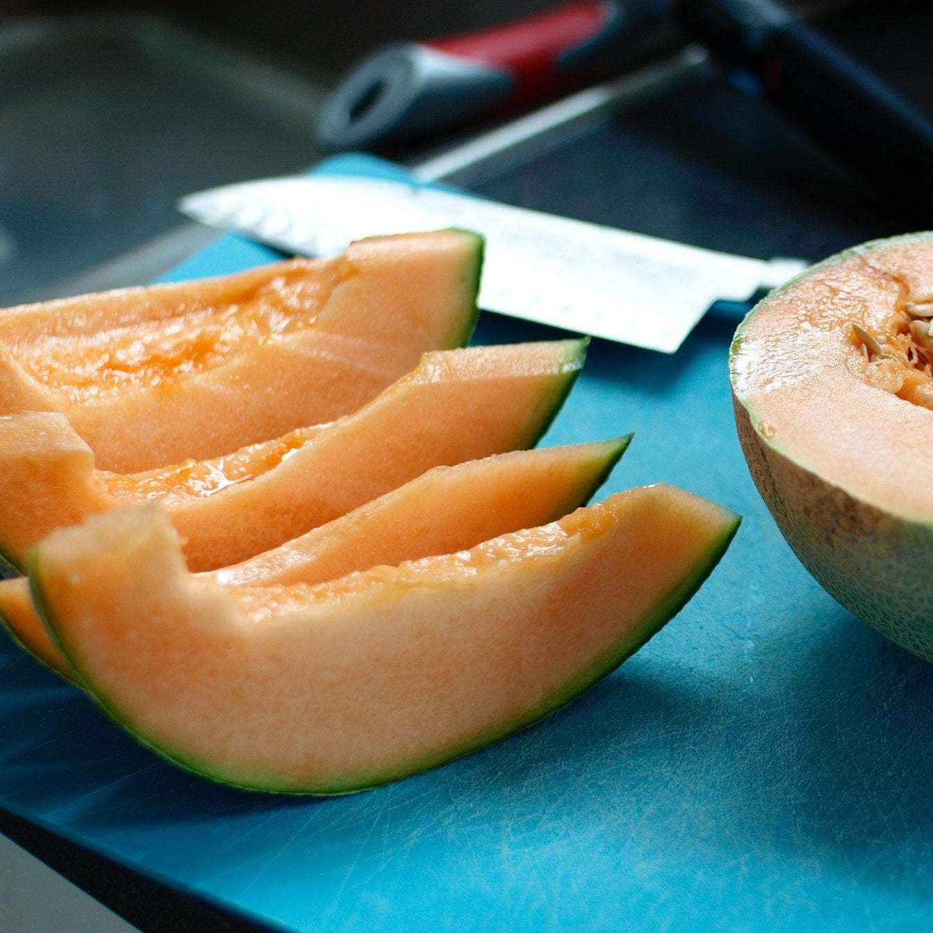 Heirloom Cantaloupe Heart of Gold slices with tender flesh and rich aroma.